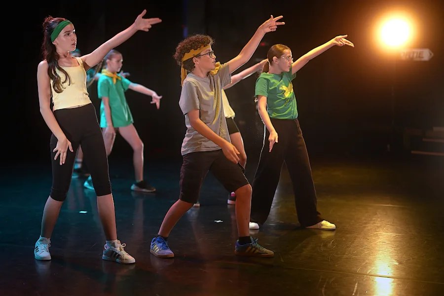 Les cours de danse Hip Hop à Le Thor secteur Isle sur la Sorgue, Caumont sur Durance, Althen des Paluds, Pernes les Fontaines, Vedéne, Robion